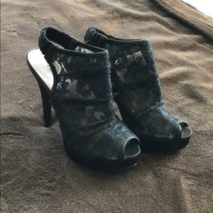 Black lace heels! So sexy 😍